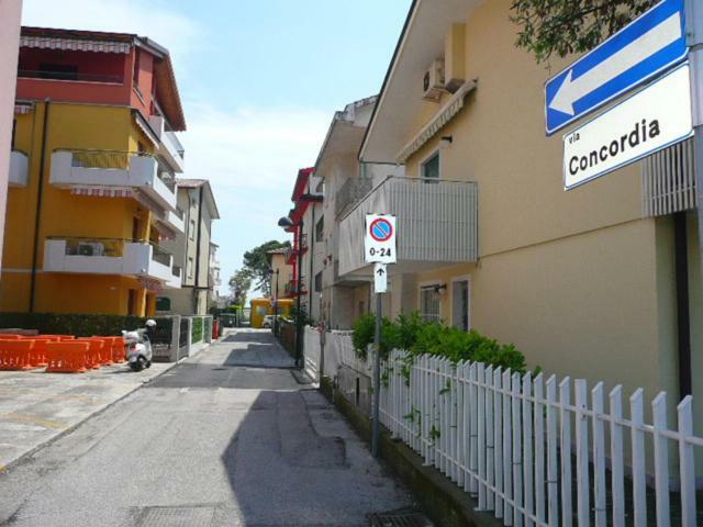 Corazza - Trilocale Piano Terra - Agenzia Cocal Apartamento Caorle Exterior foto